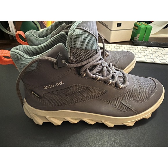 ECCO MX MID GORE-TEX MENS HIKING BOOT TARMAC/GRAPE LEAF 6-6.5! main image 5